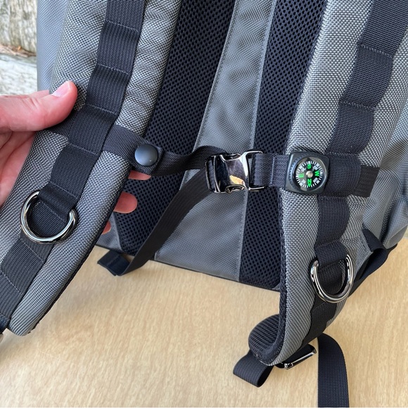 Gobi Getaway Gray & Black Unisex Backpack NWOT - Picture 4 of 16